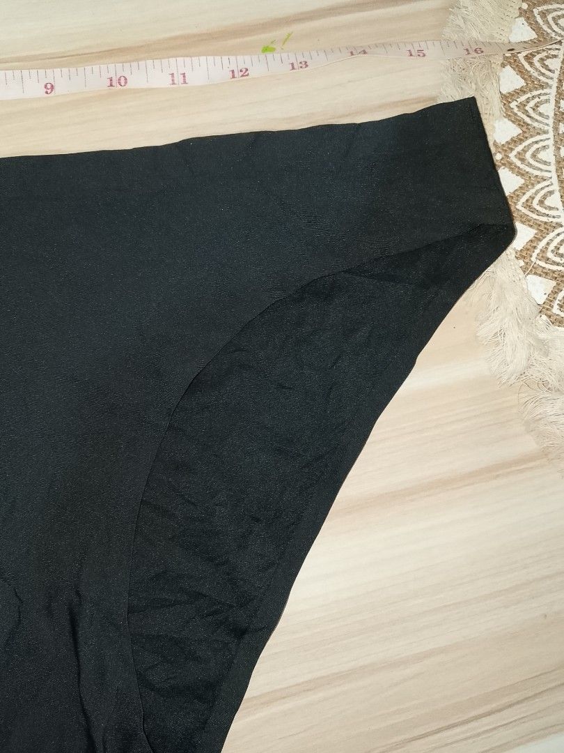 XL Black seamless panty (Category: Undergarments & Loungewear) located in Manila. Submitted by truecrystal-1407 (Listing ID 1460461358, Image 2). Description: - Basic black bikini style underwear - Made with soft fabric for ultimate comfort - Perfect for everyday wear - Features a simple and classic design - Versatile for layering or as loungewear.