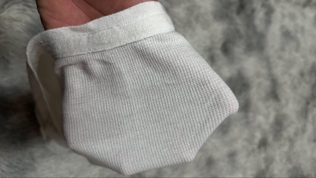 Y2k A&f henley top (Category: Longsleeves) located in Manila. Submitted by paulovenegaskalakal2020 (Listing ID 1460483544, Image 3). Description: For sale! Kalakal Y2k A&F henley top Abercr*mbie & fitch WOMENS Small to medium 14.5 width x 23 length inches Sleeves- 21.5 inches Missing tags Loose stitch Sign of usage Good MINE 899 +sf.