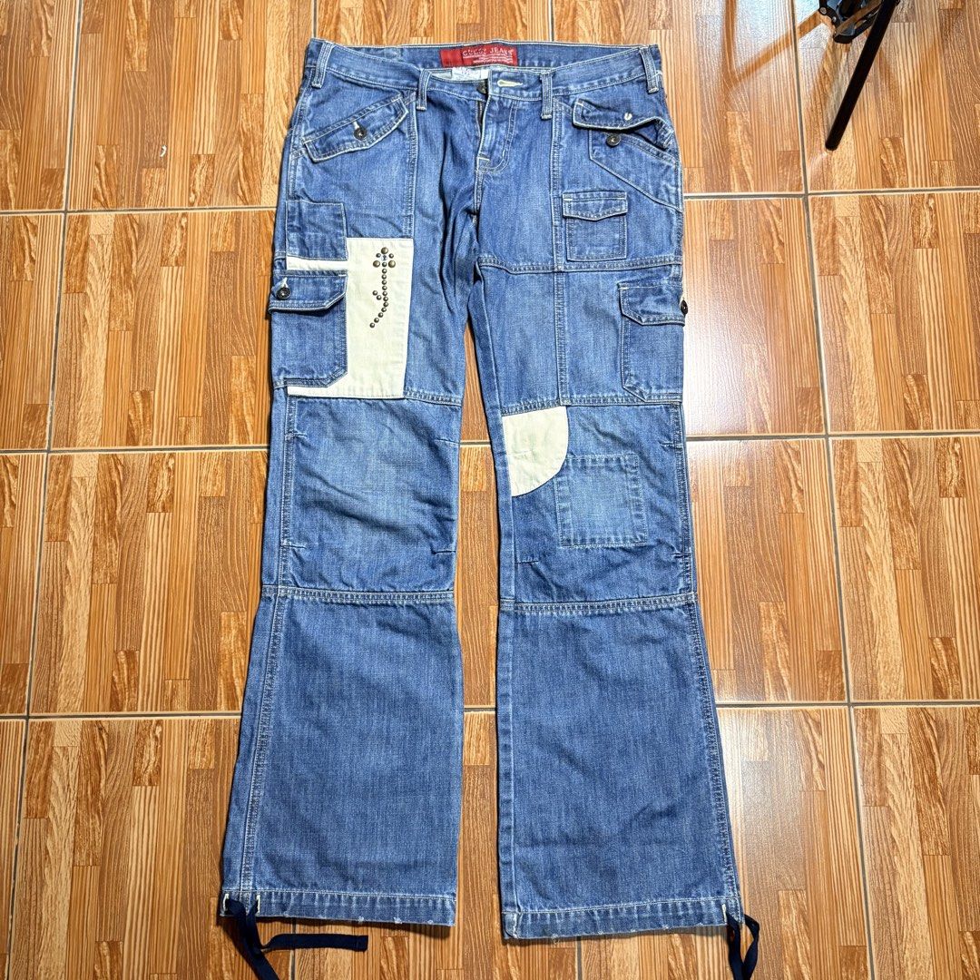 Y2K Guess Low Waist Patchwork Denim Cargo Pants (Category: Jeans) located in Quezon City. Submitted by dengkisbin (Listing ID 1460417011, Image 1). Description: sz 30 on tag.