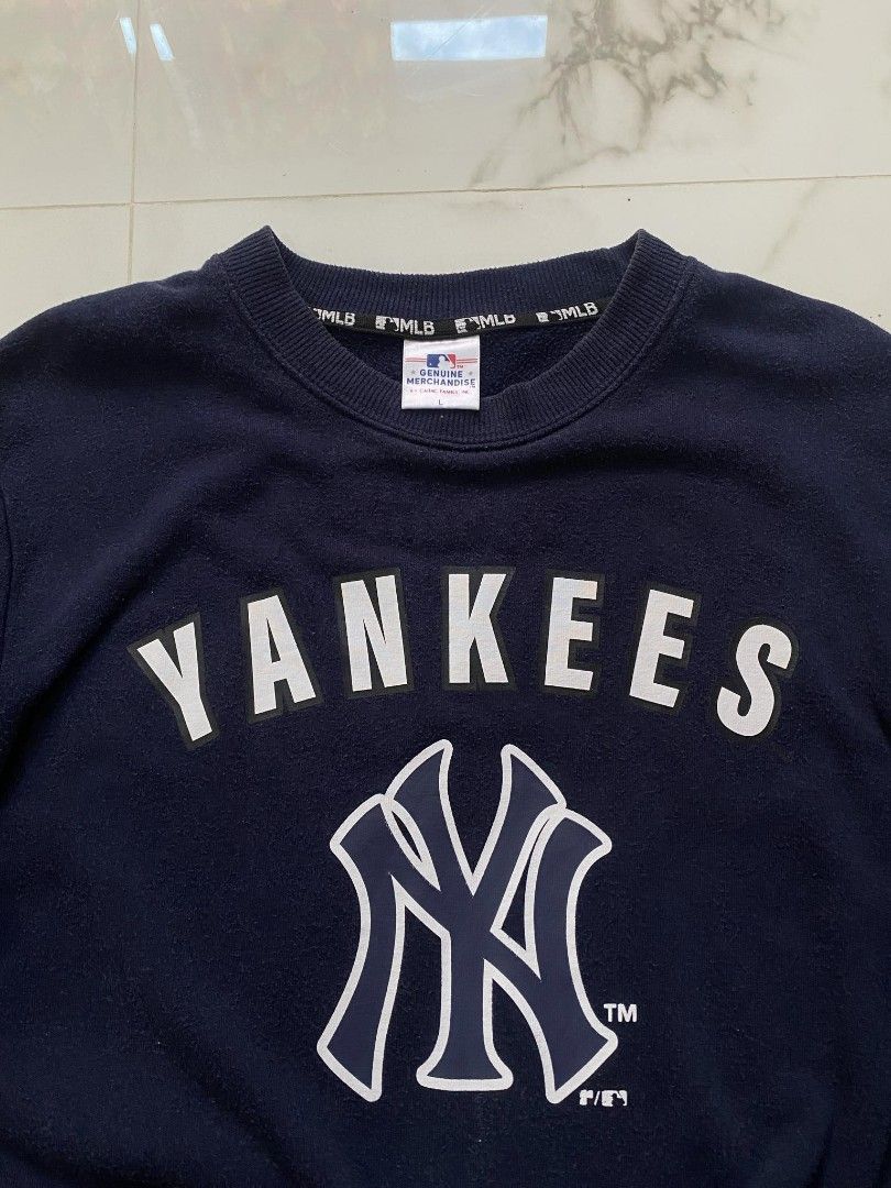 NY Yankees Pullover Sweatshirt (Category: Coats, Jackets and Outerwear) located in Tayug. Submitted by thriftppings (Listing ID 1460340561, Image 2). Description: - NY Yankees Pullover Sweatshirt - Condition: 9/10 - Color: 9/11 - No Issue - Dimes: W21.5 x L 27.5.