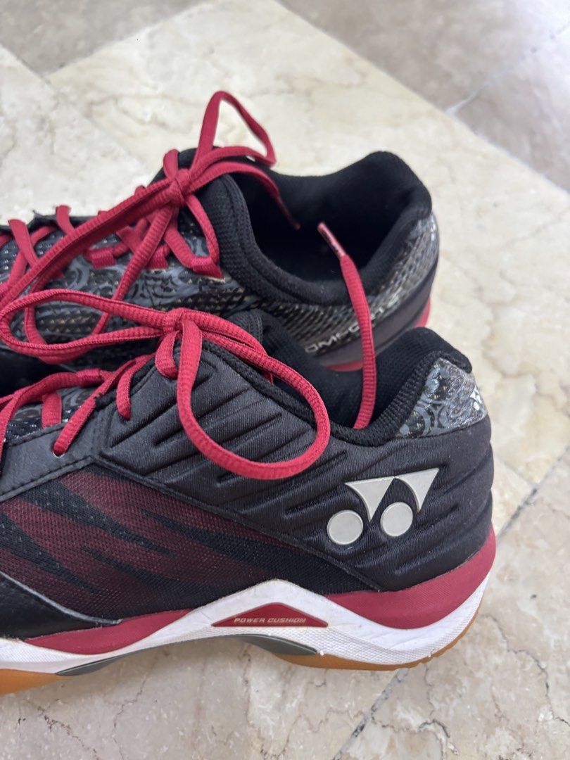 YONEX Comfort Z (Category: Casual Shoes) located in Pasig City. Submitted by bootsoftravel_ph (Listing ID 1460500656, Image 3). Description: YONEX Comfort Z used - Good FOR SALE Pair only FREE shipping!!! Issue: No issue/s Price ₱2,495 size: EU 42.5 / UK 8.5/ US 9.5 Guaranteed 100% Legit 💯 We ship nationwide 🚚.