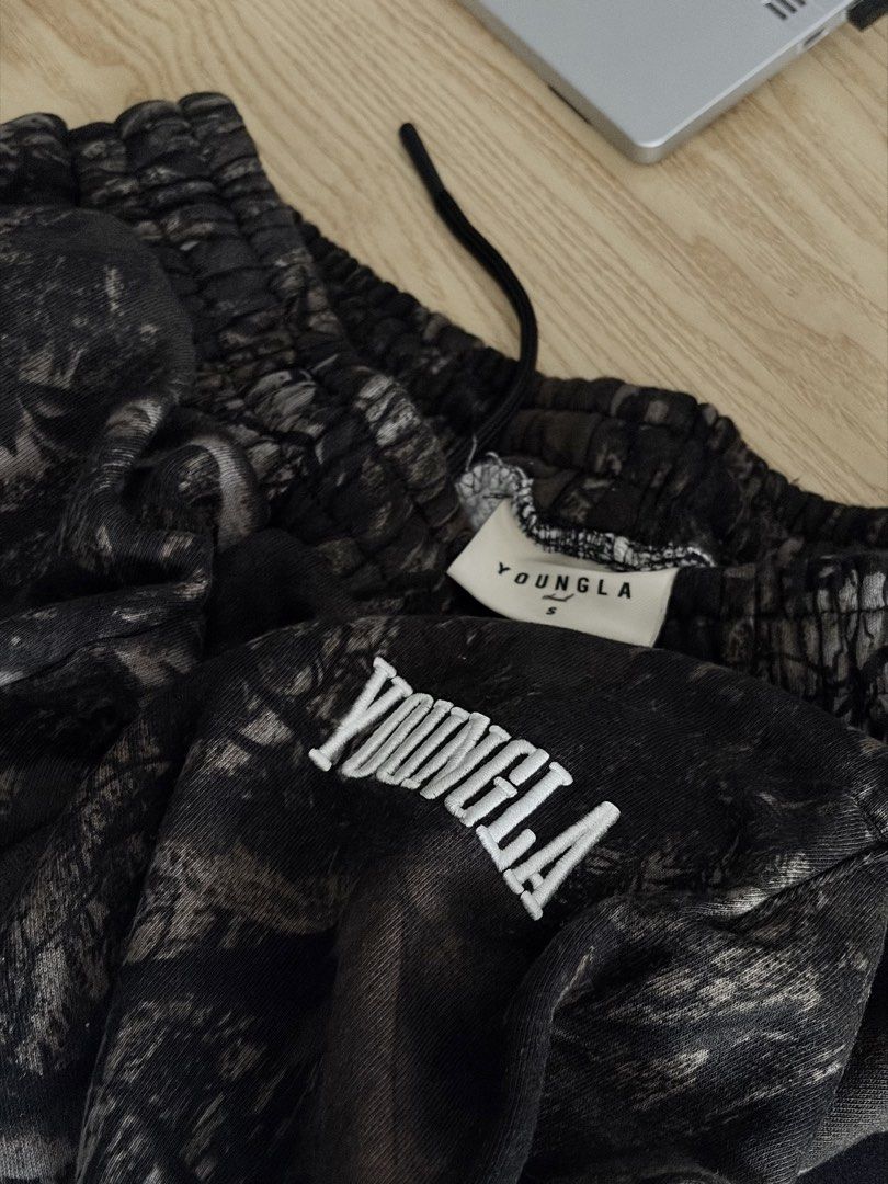 YoungLA Tree Camo Sweatpants (Category: Joggers) located in Caloocan City. Submitted by markmzz (Listing ID 1460356205, Image 1). Description: Authentic YoungLA Camo Sweatpants Size: Small Loc: España, Sampaloc / UST PICKUP / Delivery ONLY .