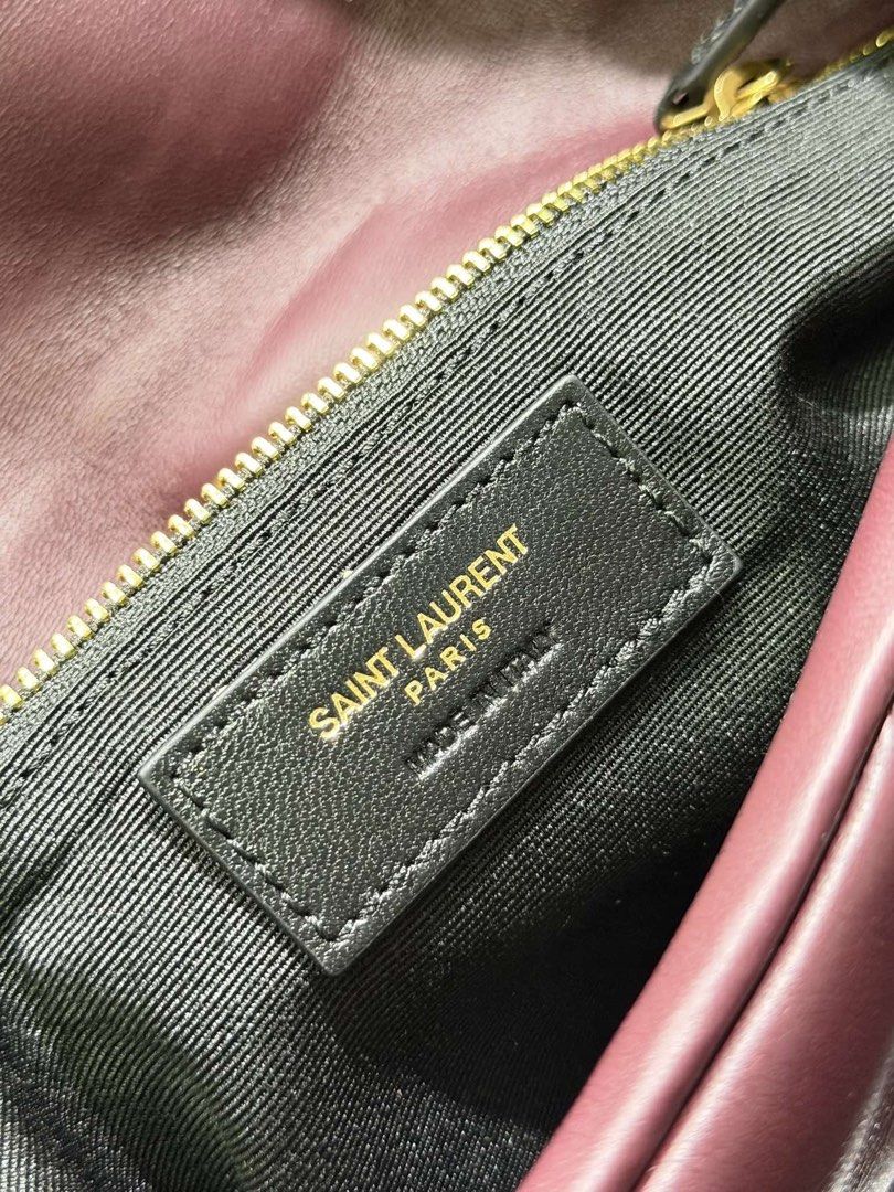 ❣️Ysl Puffer Small ❣️ (Category: Shoulder Bags) located in Manila. Submitted by annmacalua (Listing ID 1460450228, Image 3). Description: What u see is what u get!🥰.