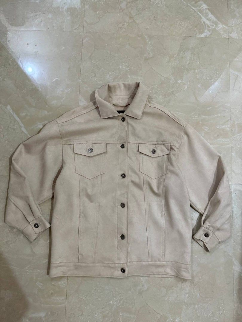 Zara Beige Faux-suede Jacket (Category: Coats, Jackets and Outerwear) located in San Mateo. Submitted by 3hourz (Listing ID 1460240594, Image 1). Description: Check pictures for measurements A little dirty (Don't know how to clean suede) Missing suede belt.