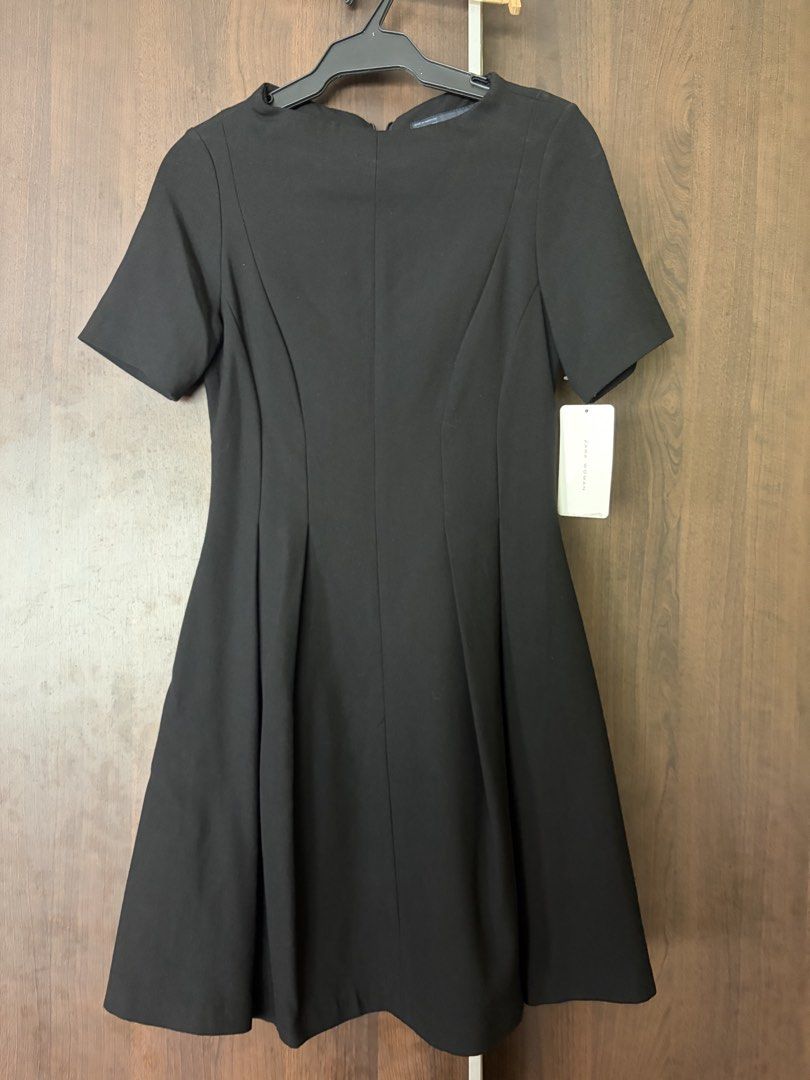 Zara black dress (Category: Dresses) located in Manila. Submitted by thebookclubz (Listing ID 1460324292, Image 1). Description: .