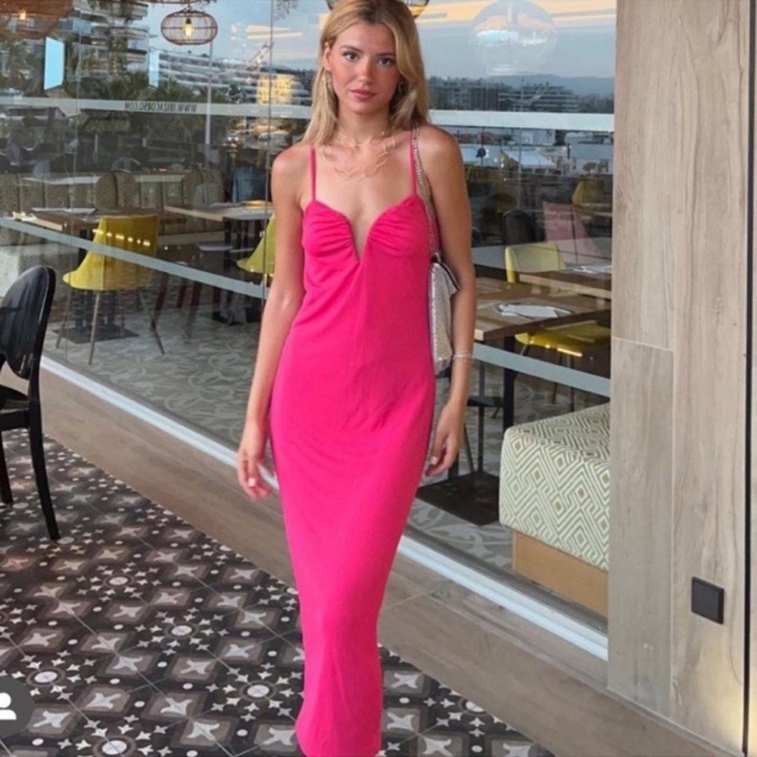 Zara BNWT Summer Midi Dress (Category: Dresses) located in Manila. Submitted by maurisio (Listing ID 1460499658, Image 2). Description: .