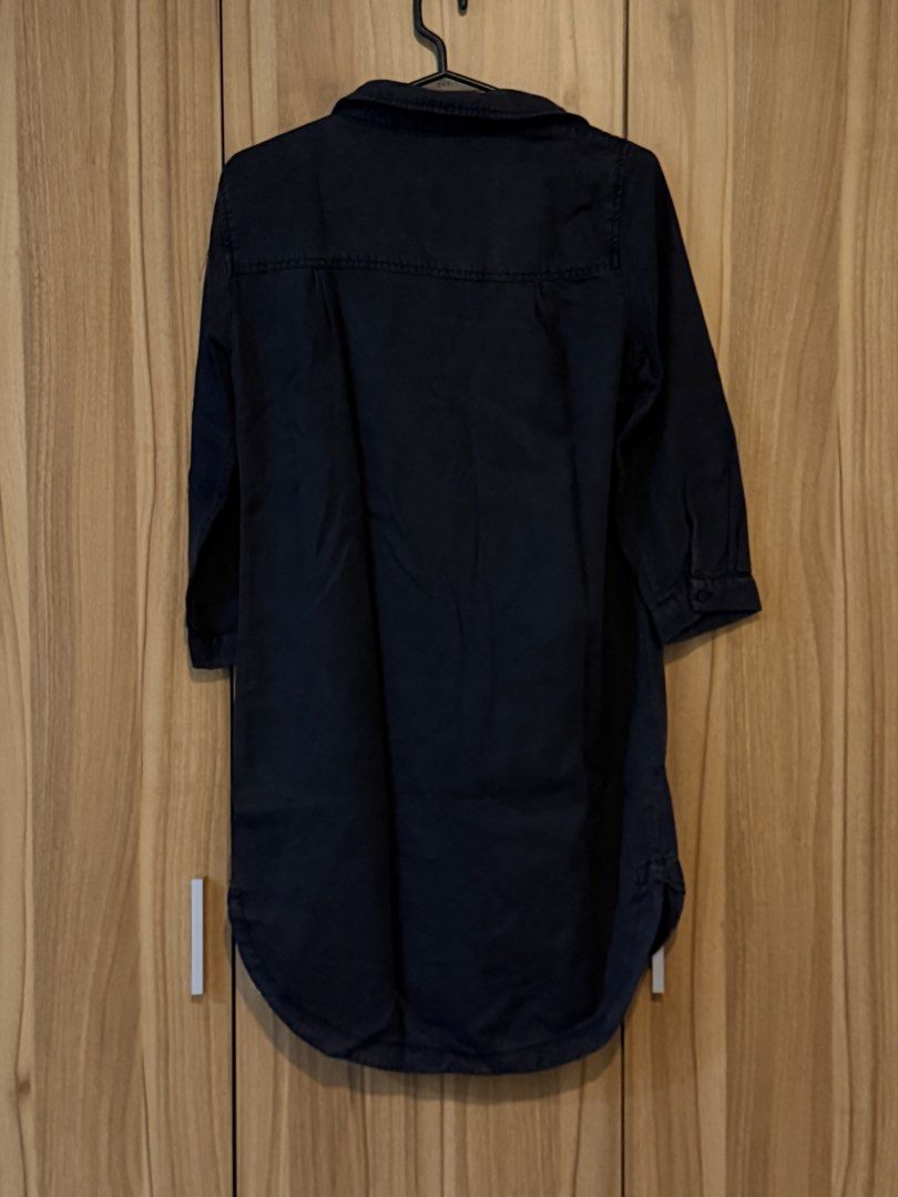 Zara button down dress (Category: Dresses) located in Quezon City. Submitted by steph_hgo (Listing ID 1460370555, Image 3). Description: Unused Just kept in closet Button down dress but can be used as outerwear Will fit up to semi medium frames.