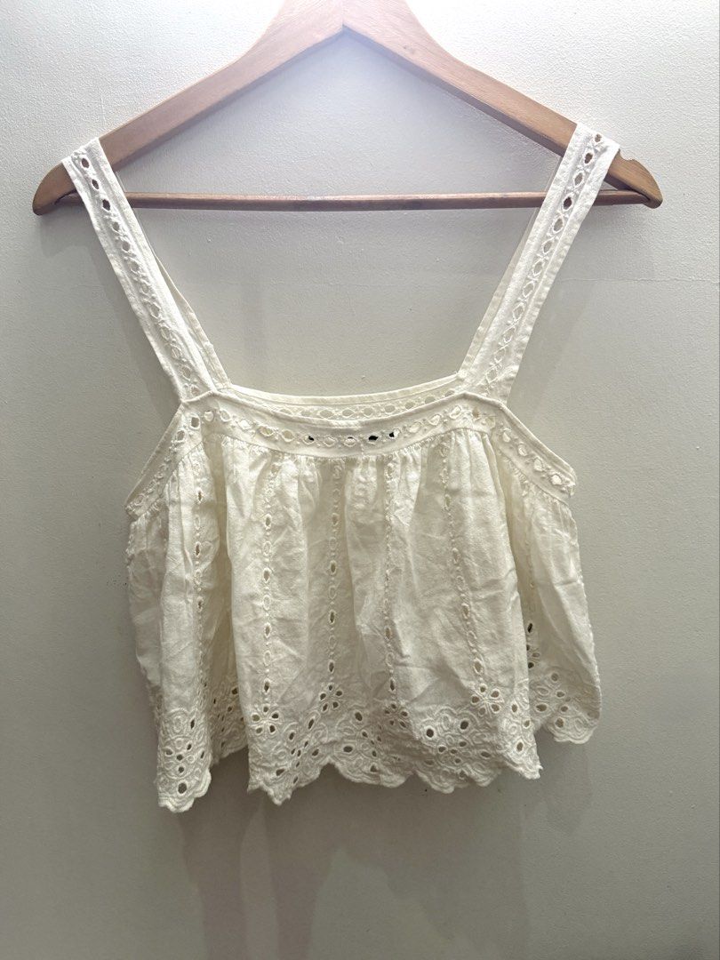 Zara Cream Eyelet Cotton (Category: Sleeveless) located in Cainta. Submitted by chaspreloved (Listing ID 1460332879, Image 1). Description: .