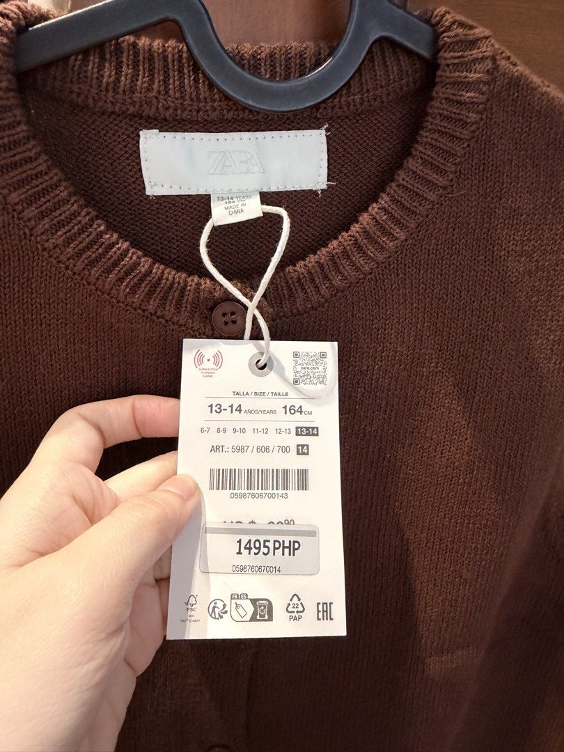 Zara Dark brown buttoned knit waistcoat (Category: Blouses) located in Marikina City. Submitted by nicasandoval (Listing ID 1460358535, Image 2). Description: bnew with tag size is for kids 13-14 y/o but can fit adult xs/s body frame.