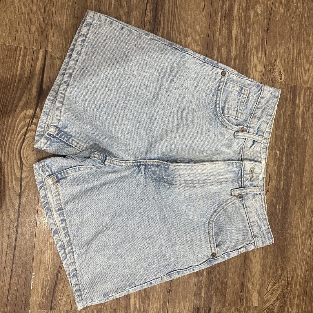 ZARA denim jorts (Category: Jeans) located in Bulacan. Submitted by itemsbyjj (Listing ID 1460427945, Image 2). Description: .