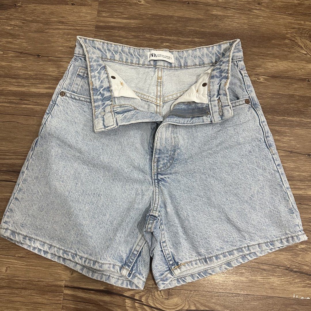 ZARA denim jorts (Category: Jeans) located in Bulacan. Submitted by itemsbyjj (Listing ID 1460427945, Image 1). Description: .