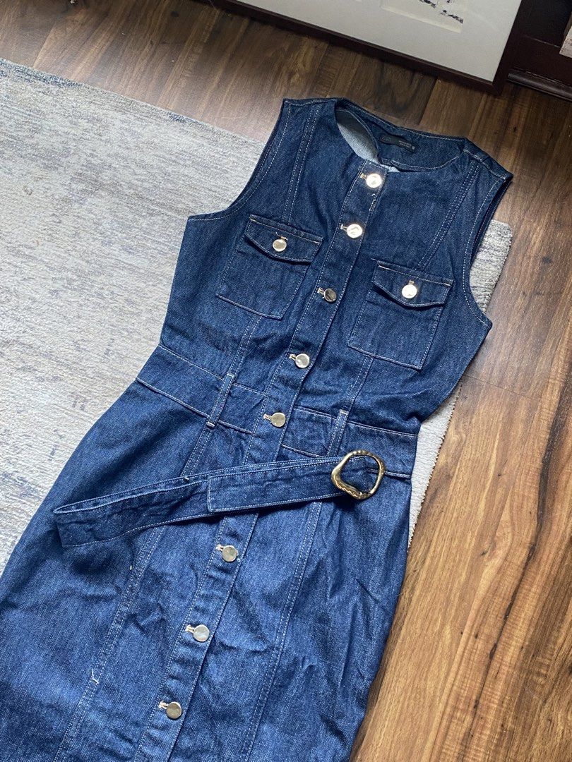 Zara denim midi / maxi button dress (Category: Dresses) located in Makati City. Submitted by kaykutz (Listing ID 1460311239, Image 1). Description: Never worn. Gifted. About 50 inches in length, fits well for an S size, gives a nice shape to body but i'm too short (5"2) for it. .