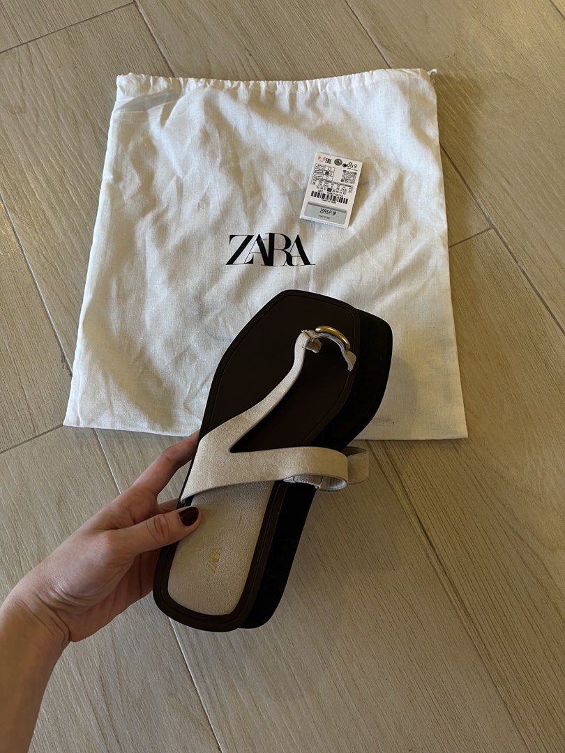 ZARA FLAT LEATHER SANDALS 38 (Category: Flats & Sandals) located in Butuan. Submitted by preownedbykath (Listing ID 1460393900, Image 2). Description: .