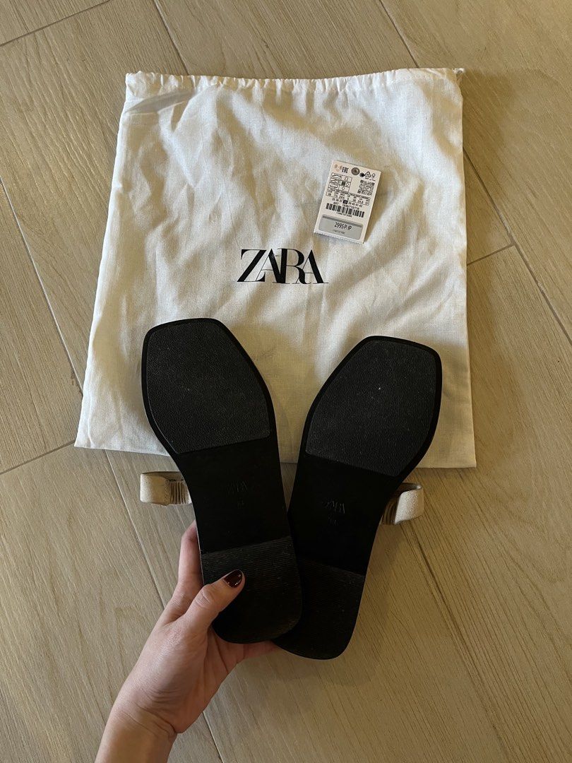 ZARA FLAT LEATHER SANDALS 38 (Category: Flats & Sandals) located in Butuan. Submitted by preownedbykath (Listing ID 1460393900, Image 3). Description: .