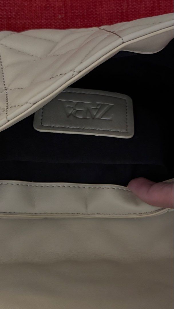 Zara Small Shoulder Bag (Category: Shoulder Bags) located in Malolos. Submitted by char.preloved (Listing ID 1460474503, Image 3). Description: - No flaws.