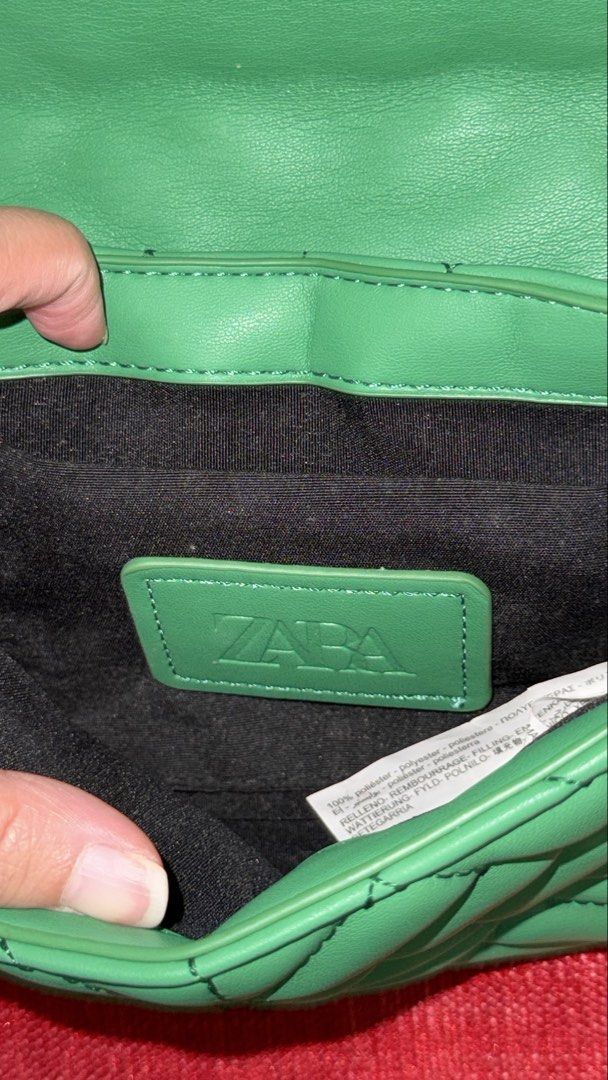 Zara Small Shoulder Bag (Category: Shoulder Bags) located in Malolos. Submitted by char.preloved (Listing ID 1460474672, Image 3). Description: - No flaws.
