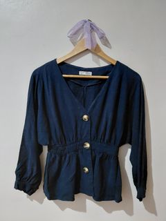 (Category: ) located in . Submitted by wornwardrobe (Listing ID 1460397117, Image 1). Description: .