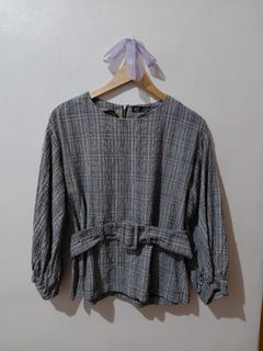(Category: ) located in . Submitted by wornwardrobe (Listing ID 1460396525, Image 1). Description: .