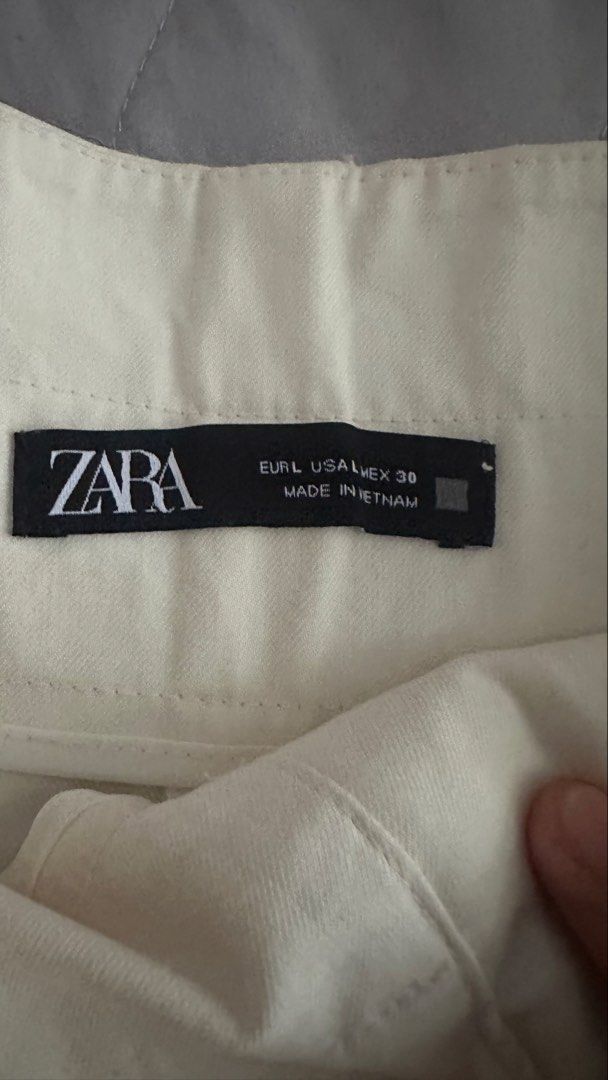 Zara trousers (Category: Other Bottoms) located in Las Pinas. Submitted by jenped (Listing ID 1460397596, Image 2). Description: BNWT, Super Nice🥰.