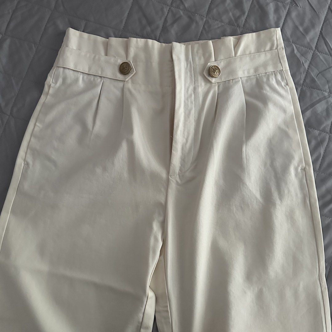 Zara trousers (Category: Other Bottoms) located in Las Pinas. Submitted by jenped (Listing ID 1460397596, Image 1). Description: BNWT, Super Nice🥰.