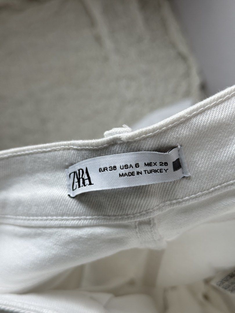 Zara white denim jeans (Category: Jeans) located in Manila. Submitted by prelovedby_lou (Listing ID 1460340812, Image 2). Description: - bought in Australia - small stain but can be removed by washing - rfs: big on me | never been used and never been washed - authentic zara .