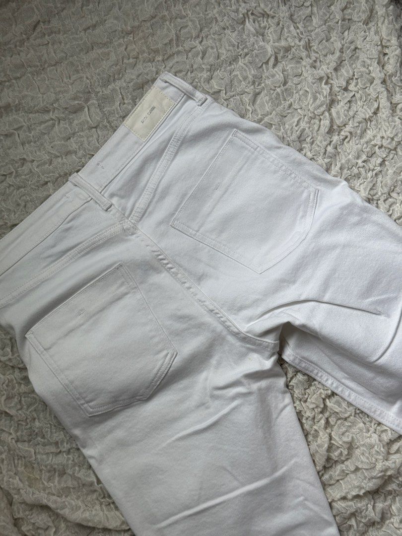 Zara white denim jeans (Category: Jeans) located in Manila. Submitted by prelovedby_lou (Listing ID 1460340812, Image 3). Description: - bought in Australia - small stain but can be removed by washing - rfs: big on me | never been used and never been washed - authentic zara .