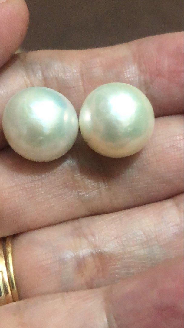 12.9MM PEARL STUDS (Category: Earrings) located in Quezon City. Submitted by thestoreofhappinessph (Listing ID 1460508203, Image 1). Description: 12 plus mm - white pearl studs in shiny white color needle is silver gold color plated . Has some sign of oxidation due to non use But does not affect the appearance user Silicone lock MOP GCASH SHIPS VIA JNT .