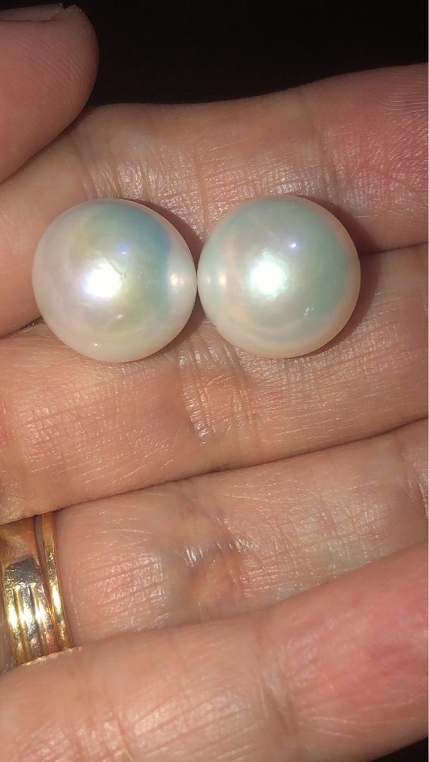 12.9MM PEARL STUDS (Category: Earrings) located in Quezon City. Submitted by thestoreofhappinessph (Listing ID 1460508203, Image 2). Description: 12 plus mm - white pearl studs in shiny white color needle is silver gold color plated . Has some sign of oxidation due to non use But does not affect the appearance user Silicone lock MOP GCASH SHIPS VIA JNT .