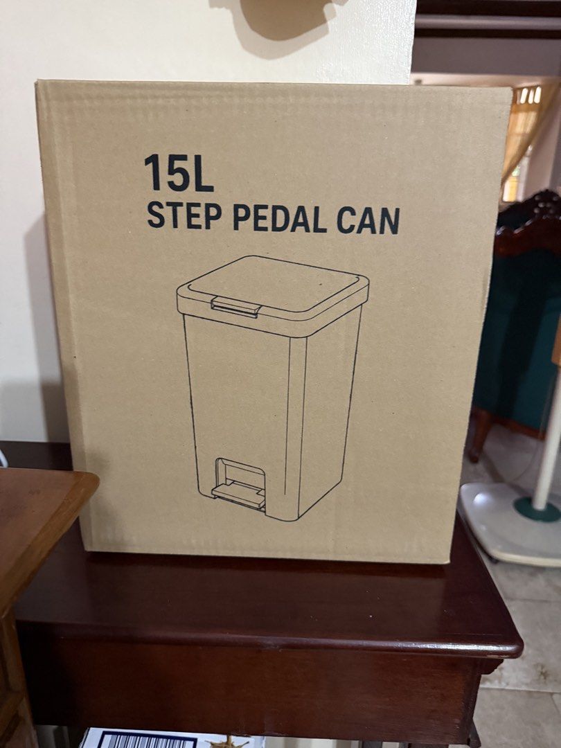 15L Step Pedal Pan (Category: Waste Bins & Bags) located in Bacoor. Submitted by swiftbird-8163bf (Listing ID 1460514431, Image 1). Description: .