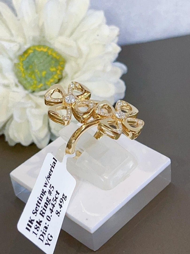 18k HongKong setting gold rose diamond ring (Category: Rings) located in Manila. Submitted by bhelgoldseller2ndaccount (Listing ID 1460676597, Image 3). Description: New!!✨New!!✨New!! 18k HongKong setting Gold 11,300/g 💯pawnable/naisasanla 💯with high appraisal rate 💯good investment 💯Direct supplier price 👉OPEN for resellers 🌺please take time to evaluate their actual sizes and grams 👉Best panggift for all occasions ✅ Sold per grams not per 