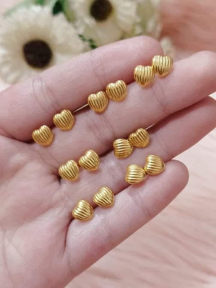 18K Saudi Gold LW Stud Earrings ( Solid) (Category: Earrings) located in Caloocan City. Submitted by cheskhaionlinestore2.0 (Listing ID 1460531656, Image 1). Description: 18K Pure Saudi Gold LW Stud Earrings (Solid) ₱3200 only 📌 🍒 Pawnable/ Nasasangla💯 🍒 Brandnew 💯 🍒 Ship via JNT/ LBC 🍒 Lalamove for same day delivery 🍒 We accept COD COP with downpayment to avoid cancellation of orders ⚡ How to Order? Please feel free to message us directl