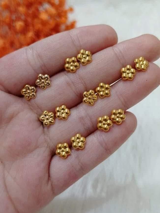 18K Saudi Gold LW Stud Earrings ( Solid) (Category: Earrings) located in Caloocan City. Submitted by cheskhaionlinestore2.0 (Listing ID 1460531656, Image 2). Description: 18K Pure Saudi Gold LW Stud Earrings (Solid) ₱3200 only 📌 🍒 Pawnable/ Nasasangla💯 🍒 Brandnew 💯 🍒 Ship via JNT/ LBC 🍒 Lalamove for same day delivery 🍒 We accept COD COP with downpayment to avoid cancellation of orders ⚡ How to Order? Please feel free to message us directl