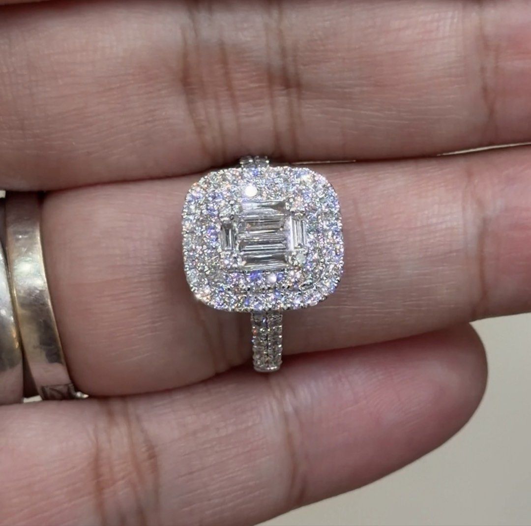 18K White Gold Illusion Diamond Ring (Category: Rings) located in Las Pinas. Submitted by houseofgems0 (Listing ID 1460540170, Image 1). Description: Details: - 18K White Gold | 4.9 grams - Size: 7 - 76 round and 6 baguette-cut natural diamonds - Total Carat Weight: 1.26ct stamped - PRICE: ₱75,000 💎 All items are 100% AUTHENTIC/PAWNABLE. 💎 LAYAWAY AVAILABLE 4 months no interest. Send us a message to inquire..