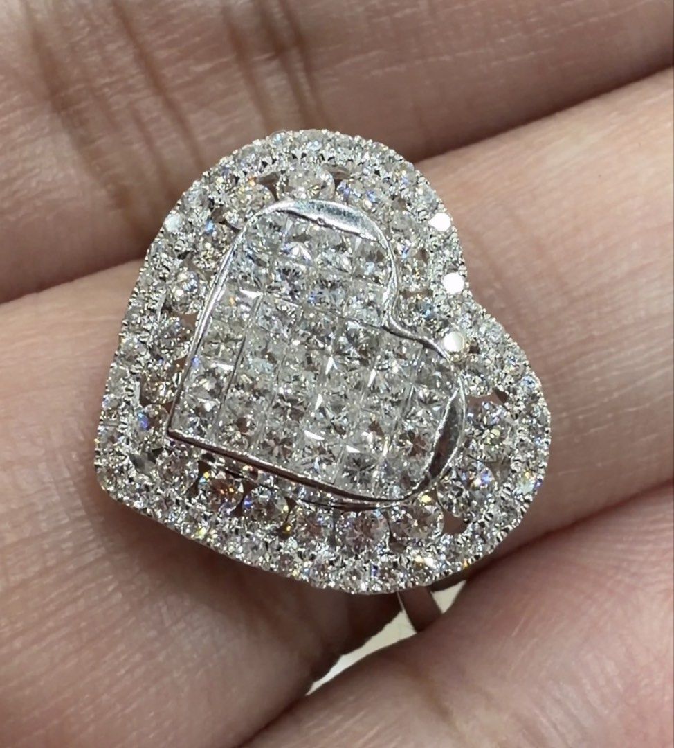 18K White Gold Illusion Heart Diamond Ring (Category: Rings) located in Las Pinas. Submitted by houseofgems0 (Listing ID 1460540331, Image 3). Description: Details: - 18K White Gold | 3.2 grams - Size: 6 - 63 round and 32 princess-cut natural diamonds - Total Carat Weigh: 1.05ct - PRICE: ₱52,000 💎 All items are 100% AUTHENTIC/PAWNABLE. 💎 LAYAWAY AVAILABLE 4 months no interest. Send us a message to inquire..