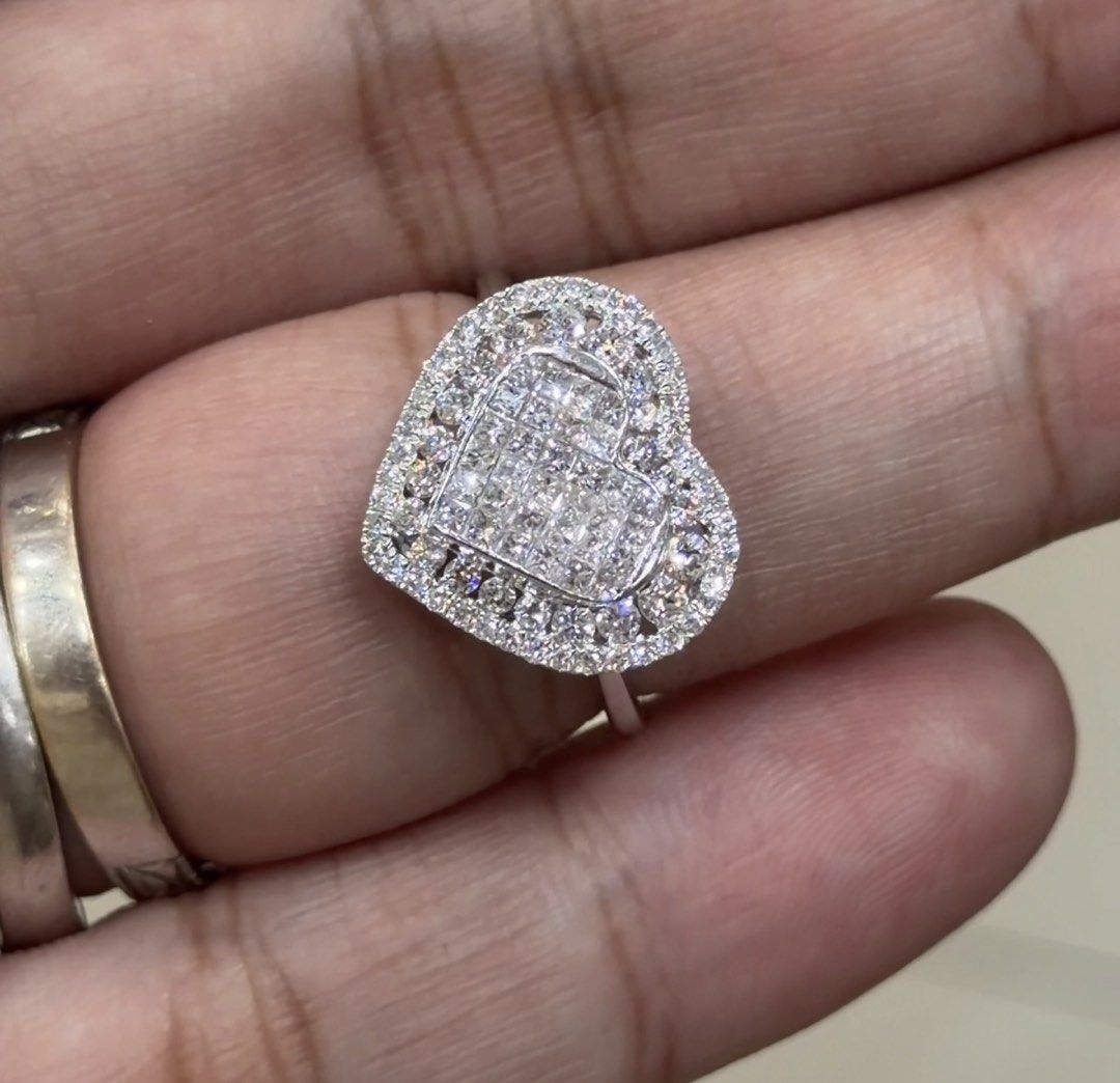 18K White Gold Illusion Heart Diamond Ring (Category: Rings) located in Las Pinas. Submitted by houseofgems0 (Listing ID 1460540331, Image 1). Description: Details: - 18K White Gold | 3.2 grams - Size: 6 - 63 round and 32 princess-cut natural diamonds - Total Carat Weigh: 1.05ct - PRICE: ₱52,000 💎 All items are 100% AUTHENTIC/PAWNABLE. 💎 LAYAWAY AVAILABLE 4 months no interest. Send us a message to inquire..