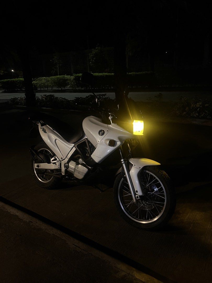 1998 BMW F650 “Funduro” (Category: Motorbikes for Sale) located in Paranaque City. Submitted by floreswash84496 (Listing ID 1460697908, Image 3). Description: 1998 BMW F650 “Funduro” Pearl White Updated registration Gas n go Rsf: new bike Issues: tagas fork seals, and one rear signal light is for replacement. Thats it. Super Reliable for an old bike Trial and tested Pm is the key! .