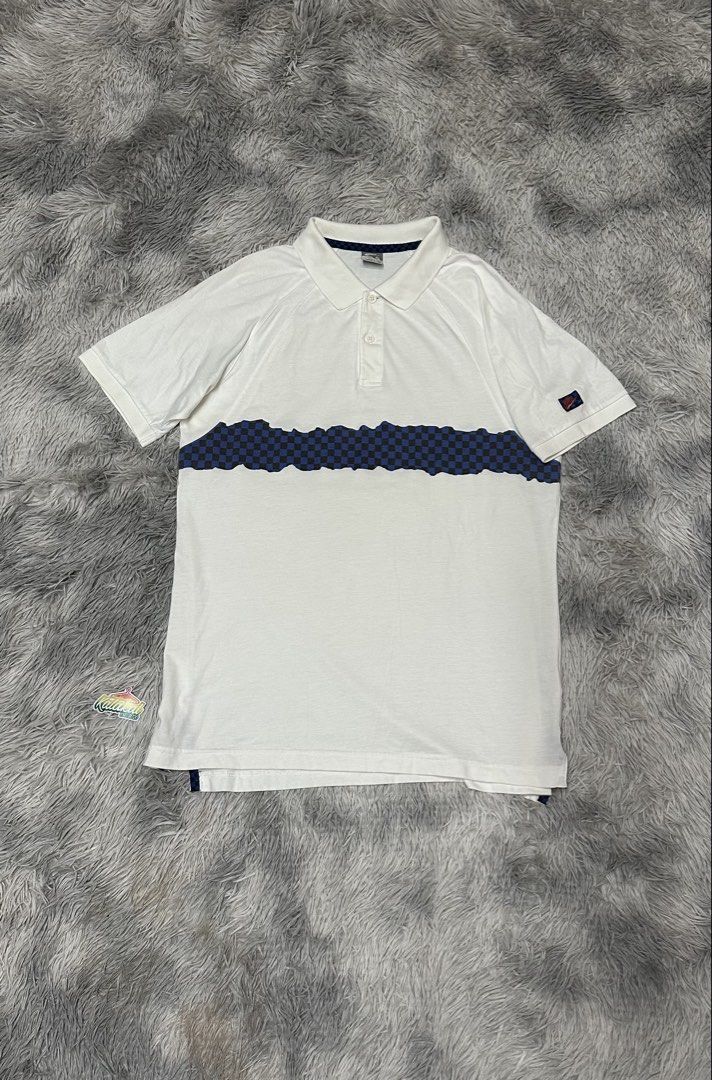 2000's n*ke polo shirt (Category: Tshirts & Polo Shirts ) located in Manila. Submitted by paulovenegaskalakal2020 (Listing ID 1460566393, Image 1). Description: For sale! Kalakal N*ke polo shirt XLarge- 21 width x 29.5-30 length inches Holes Sign of usage Good MINE 599 +sf.