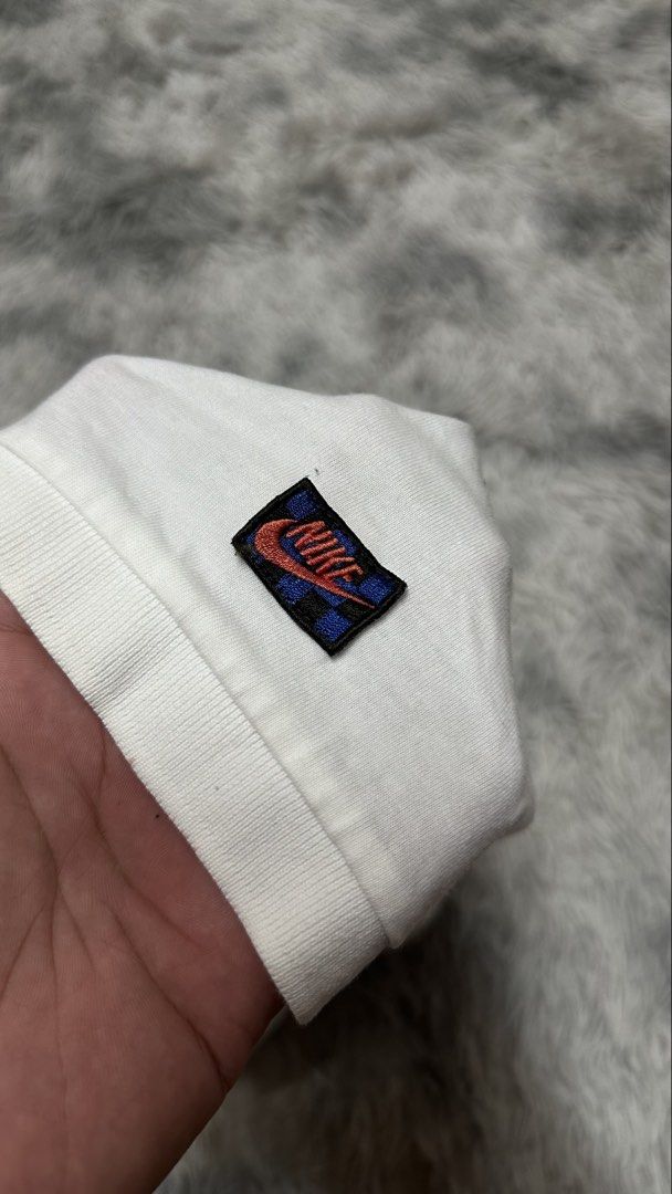 2000's n*ke polo shirt (Category: Tshirts & Polo Shirts ) located in Manila. Submitted by paulovenegaskalakal2020 (Listing ID 1460566393, Image 2). Description: For sale! Kalakal N*ke polo shirt XLarge- 21 width x 29.5-30 length inches Holes Sign of usage Good MINE 599 +sf.