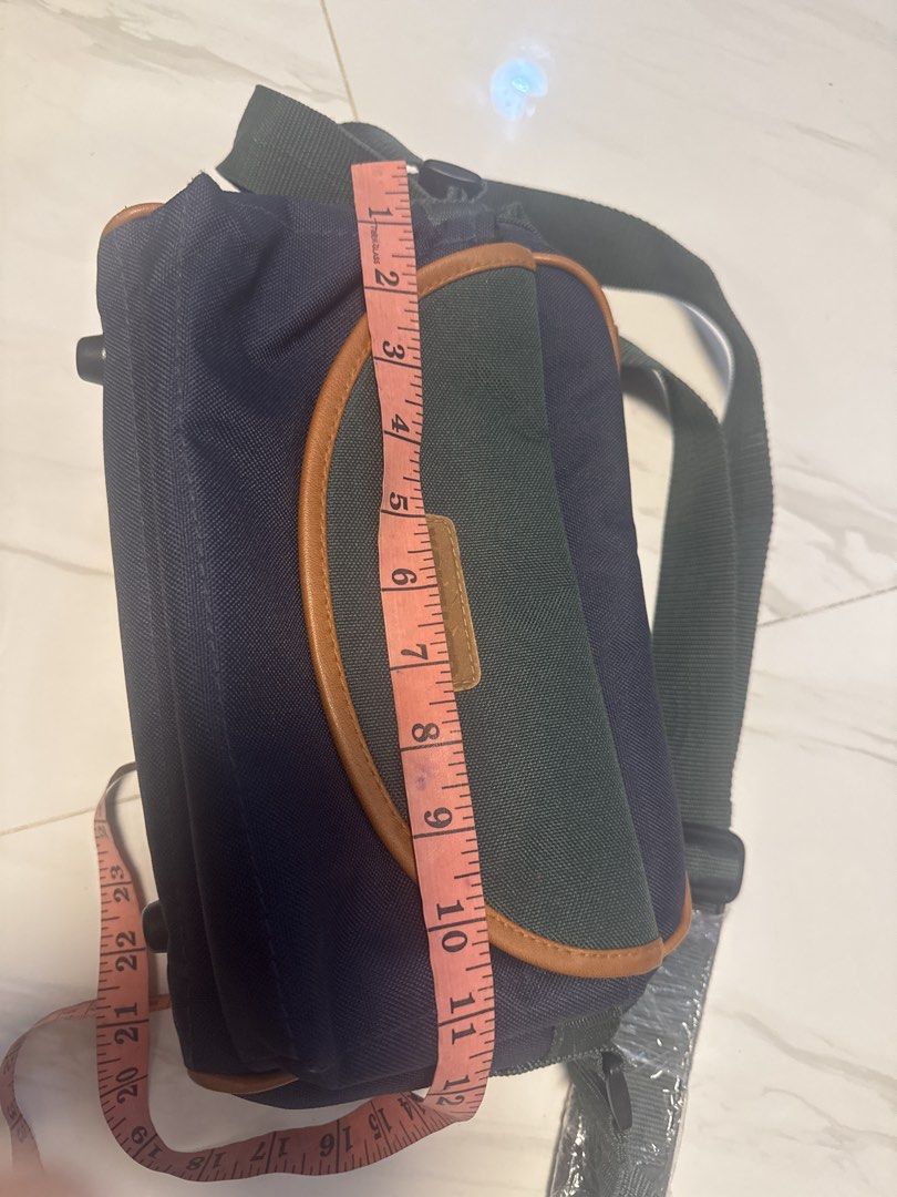 2027 Vanguard Camera bag (Category: Looking For) located in Silang. Submitted by sari2bilina (Listing ID 1460662449, Image 3). Description: .