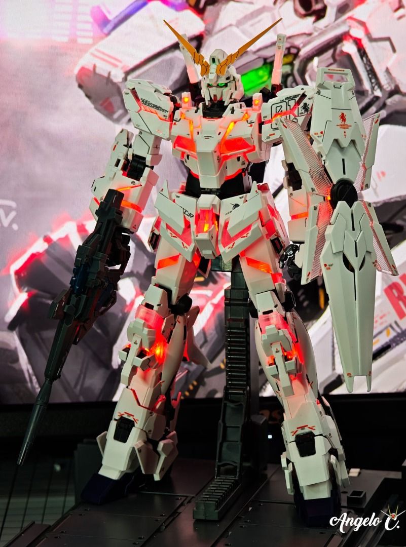 2201 MGEX Unicorn with LED (Category: Gundam & Model Kits) located in Santa Maria. Submitted by njvnnt (Listing ID 1460709530, Image 2). Description: - Awesome Gundam Unicorn model kit - Features LEDs for a cool glow in the dark - Highly detailed design - Perfect for any Gundam fan - sealed runners.
