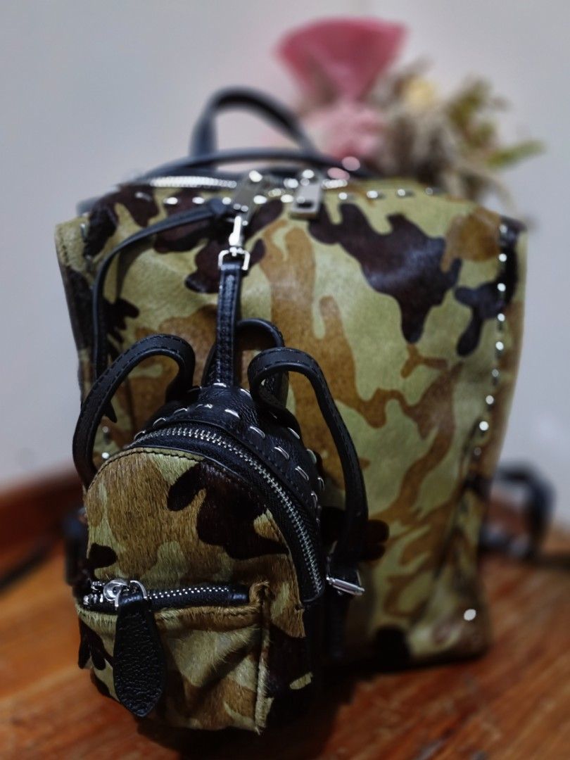 2-in-1 Backpack Bag Charm Backpack (Category: Backpacks) located in Bocaue. Submitted by bags.and.beyond (Listing ID 1460681170, Image 1). Description: .