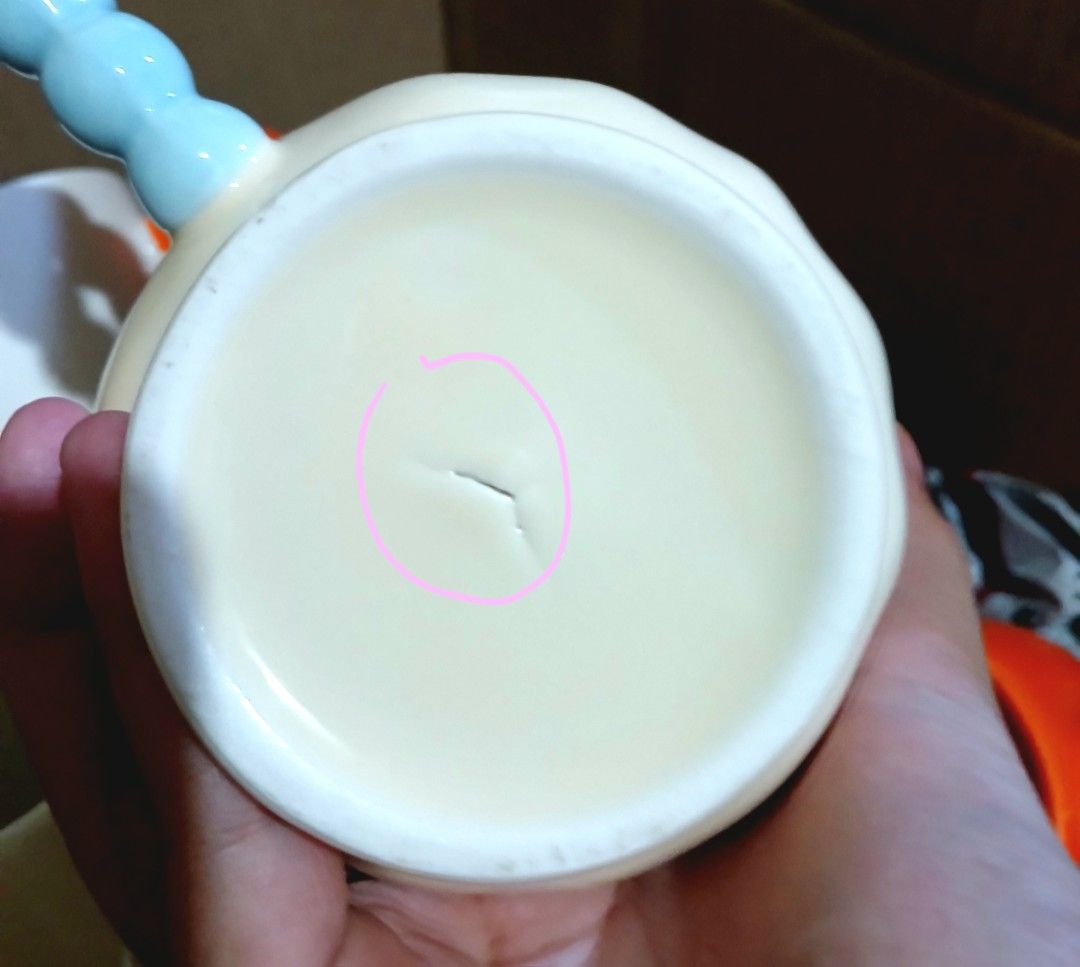 3D KAWAII MUG (Category: Dinnerware & Cutlery) located in Manila. Submitted by mings_28 (Listing ID 1460641629, Image 2). Description: with random freebies hehehehe has an issue.