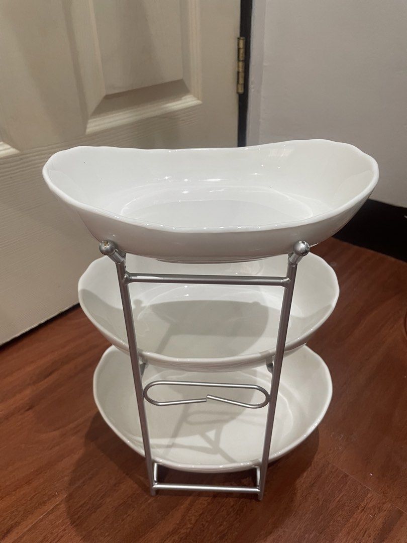 3Layers Buffet Server Glass (Category: Other Kitchenware & Tableware) located in Quezon City. Submitted by mugs.meowph (Listing ID 1460623503, Image 3). Description: no issue naka stock lang .