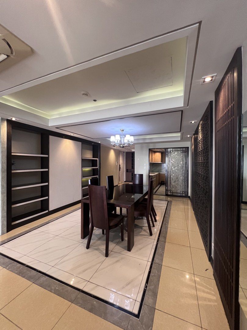 4BR For Sale in Manila (Category: Apartments & Condos) located in Makati City. Submitted by marygracesanchez (Listing ID 1460662569, Image 1). Description: Four Bedroom For Sale in Admiral Baysuites Roxas Boulevard Malate Manila 200sqm Renovated 35,000,000 net to owner 2 parking Slot Clean title Call me for viewing .
