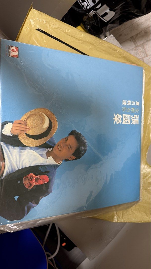 張國榮 （分類：音樂與媒體 - 黑膠碟）位於 Hong Kong。 由 tech.elect 提交（商品編號 1460591544，圖片 3）。簡介： $1000隻。