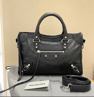 (Category: ) located in . Submitted by millenlavish_outlet (Listing ID 1460587180, Image 1). Description: .