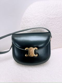 （分類：）位於 。 由 heras.luxury 提交（商品編號 1460598419，圖片 1）。簡介： 。