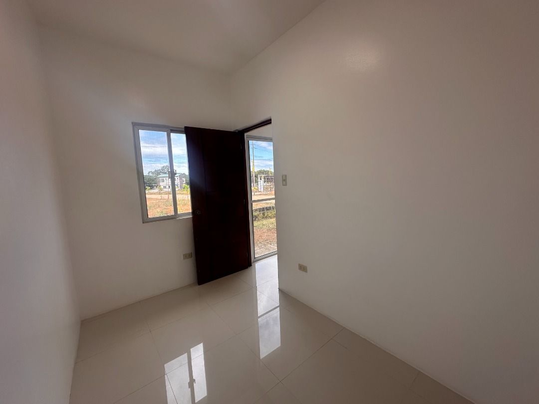 🏡 EMERALD MODEL | LACSON MEADOWS BATAAN (Category: House & Lot) located in Valenzuela. Submitted by dulaliahomes.official (Listing ID 1460536662, Image 3). Description: 🏡 EMERALD MODEL | LACSON MEADOWS BATAAN 📍 Brgy. Bilolo, Orion, Bataan ✨ Your future home in a peaceful community! 💰 ₱5,360,000 Property Details: • Lot Area: 119 sqm • Floor Area: 86 sqm • 4 Bedrooms • 2 Toilet & Bath 📍 Located at Lacson Meadows Bataan, Brgy. Bilolo, Orion, Ba