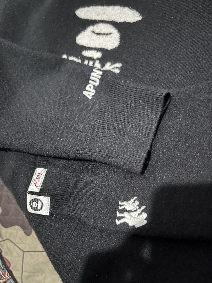 AAPE KNITTED CREWNECK (Category: Coats, Jackets and Outerwear) located in Bulacan. Submitted by thriftblvd. (Listing ID 1460674567, Image 3). Description: .