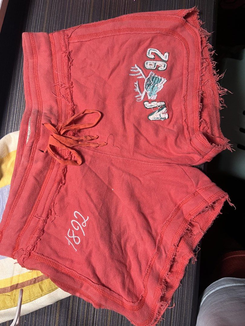 Abercrombie and Fitch Shorts (Category: Shorts) located in Baguio. Submitted by thrifty_henry (Listing ID 1460590101, Image 1). Description: Large on tag Garterized .